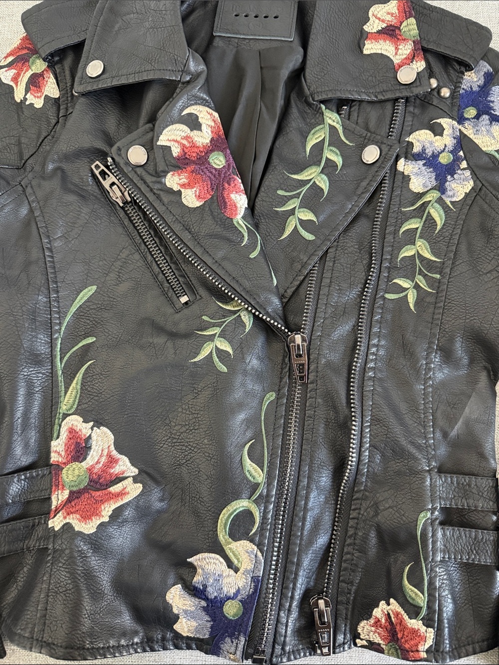 Blank NYC As You Wish Floral Embroidered Faux Leather Biker Jacket Extra Small - Picture 2 of 12
